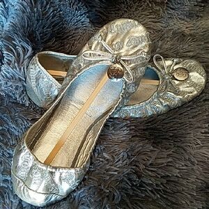 Juicy Couture Metallic Silver Flats SIZE 7